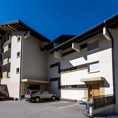 Duplex 2 Au Centre Village, Proche Pistes, Avec Garage Et Balcon - Fr-1-437-28 Apartment